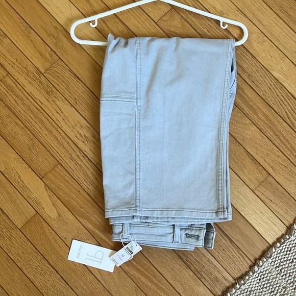 The Kenna Mid-Rise Heritage Barrel Jeans by Pilcro - Picture 4 of 5